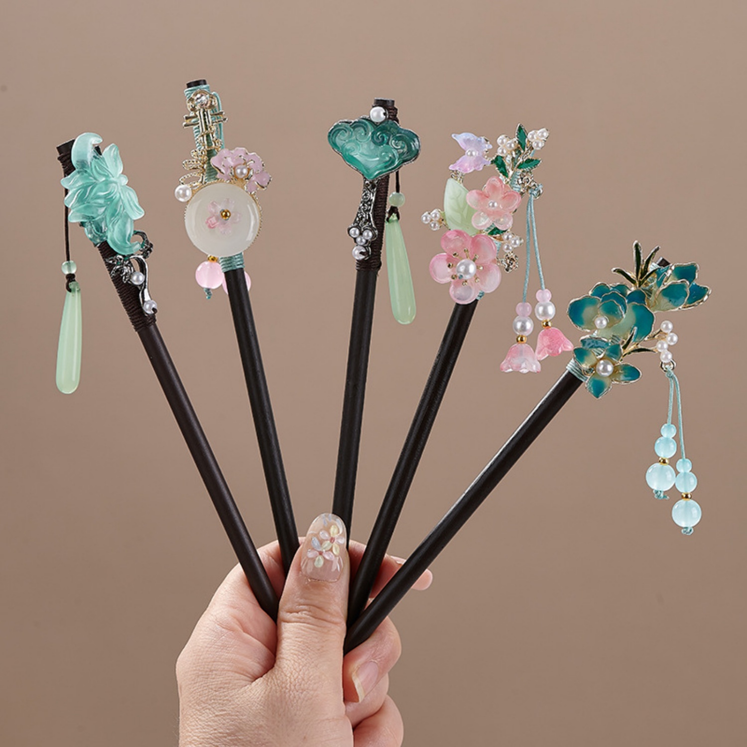 ヴィンテージフラワーヘアピン女性のためのエレガントな木製花ヘ - Hanbok Hair Pin のレビューと価格