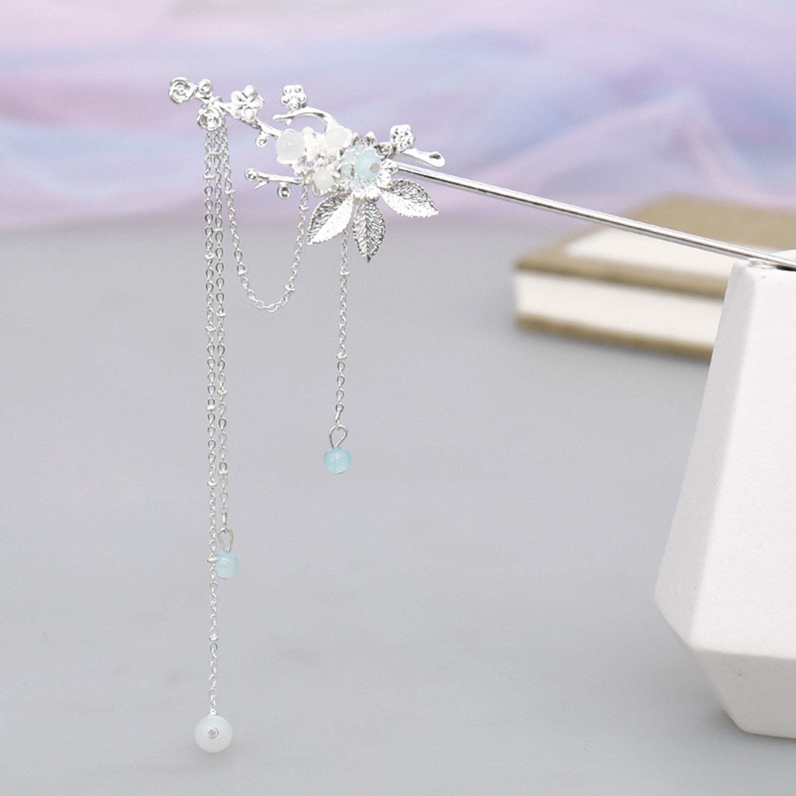 中国風合金ヘアスティック箸型ヘアピン、銀の花のタッセル付き、 - Hanbok Hair Pin のレビューと価格